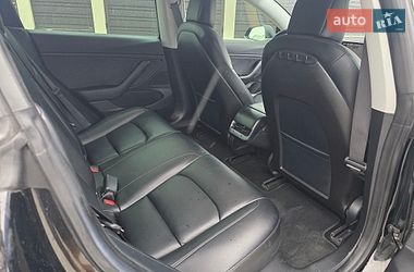 Седан Tesla Model 3 2018 в Львове