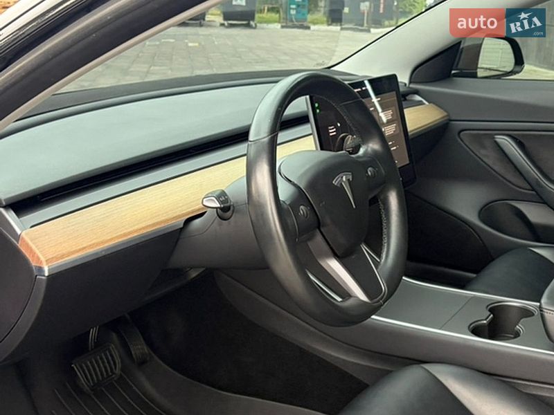 Седан Tesla Model 3 2018 в Харькове
