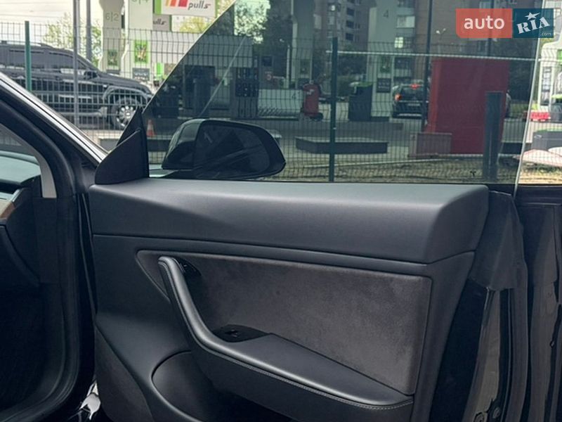Седан Tesla Model 3 2018 в Харькове