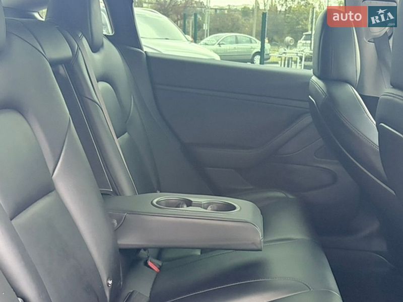 Седан Tesla Model 3 2018 в Харькове