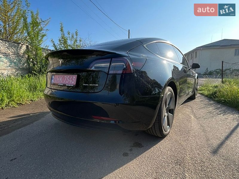 Седан Tesla Model 3 2022 в Кривом Роге