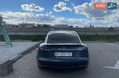 Седан Tesla Model 3 2018 в Львове