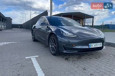 Седан Tesla Model 3 2018 в Львове