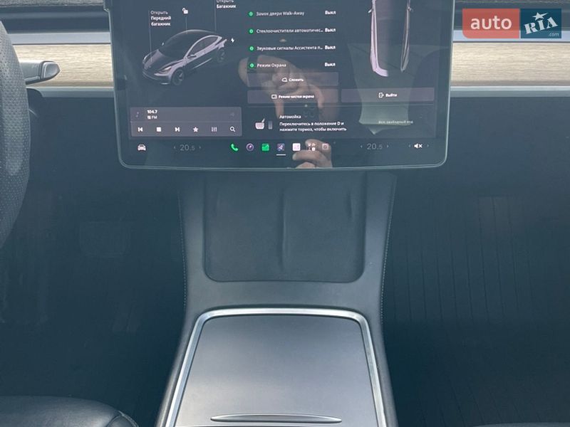 Седан Tesla Model 3 2018 в Львове