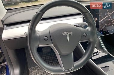 Седан Tesla Model 3 2018 в Львові