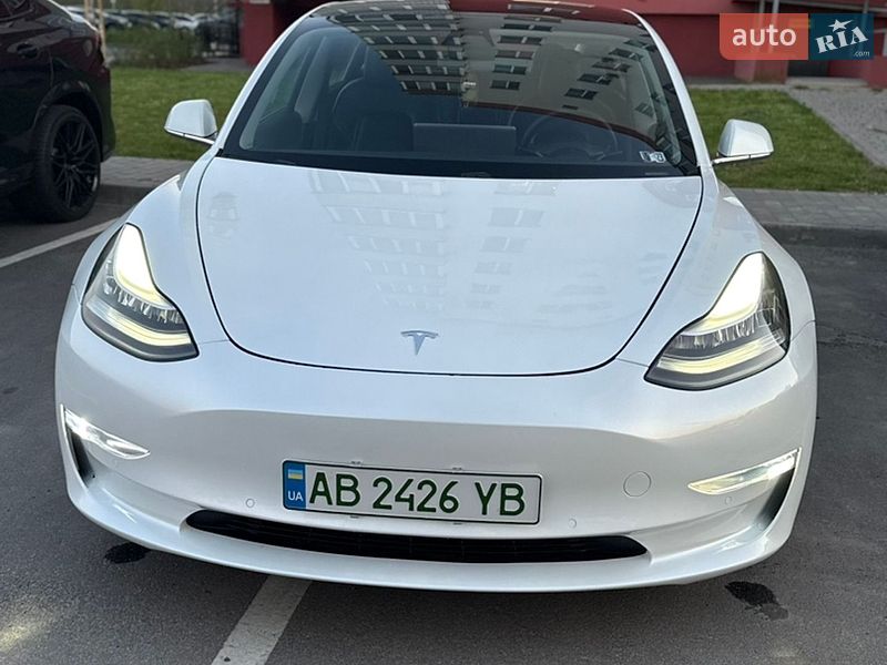 Седан Tesla Model 3 2020 в Виннице