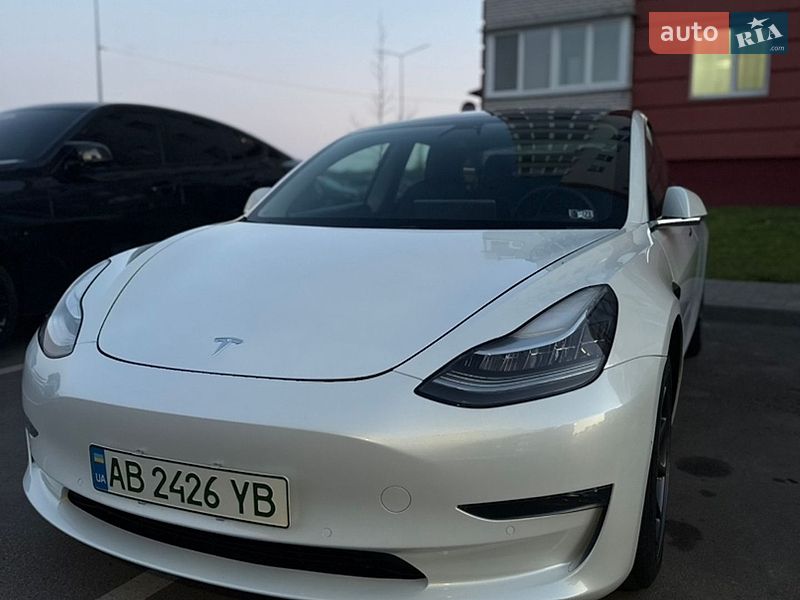 Седан Tesla Model 3 2020 в Виннице