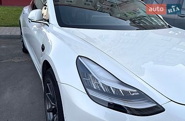 Седан Tesla Model 3 2020 в Виннице