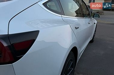 Седан Tesla Model 3 2020 в Виннице