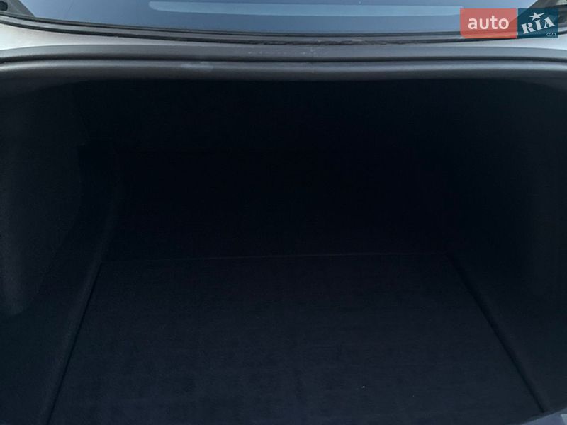 Седан Tesla Model 3 2020 в Виннице
