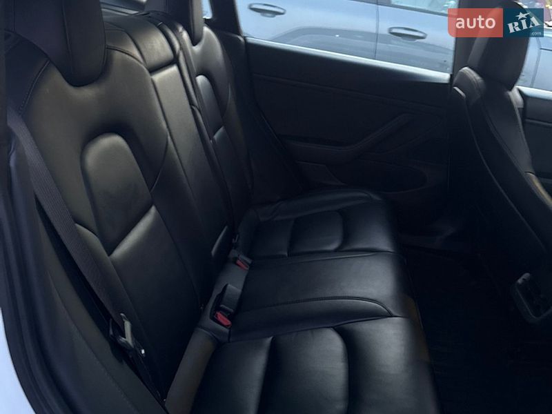 Седан Tesla Model 3 2020 в Виннице