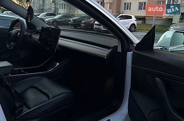 Седан Tesla Model 3 2020 в Виннице
