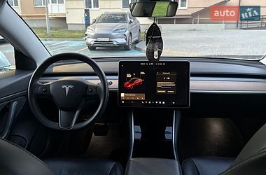 Седан Tesla Model 3 2020 в Виннице