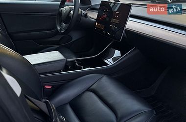 Седан Tesla Model 3 2020 в Виннице