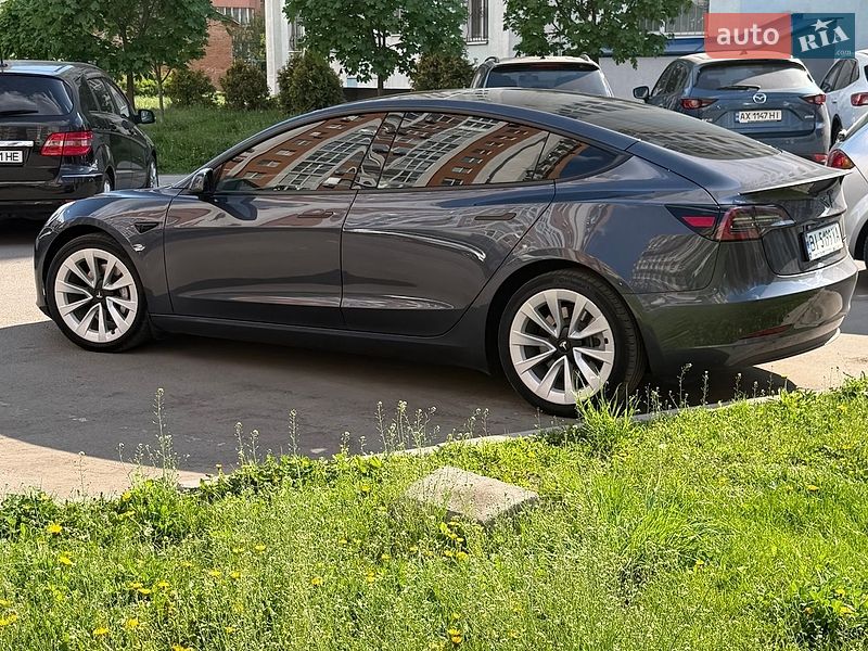 Седан Tesla Model 3 2022 в Полтаве