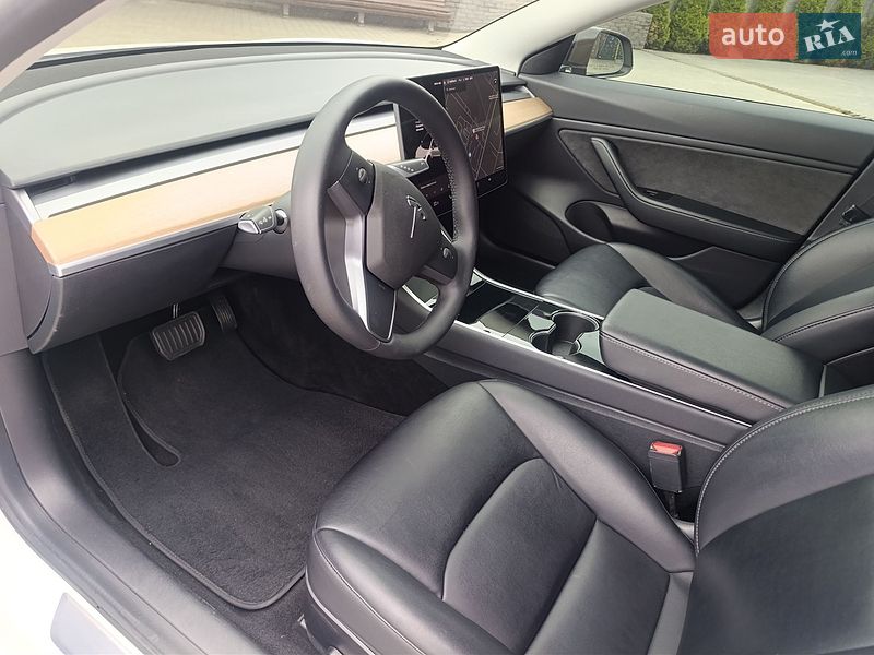 Седан Tesla Model 3 2019 в Белой Церкви