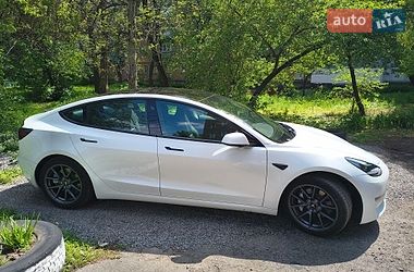 Седан Tesla Model 3 2021 в Черкасах