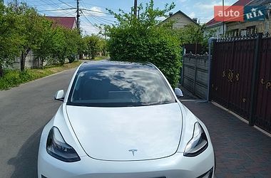 Седан Tesla Model 3 2021 в Черкасах