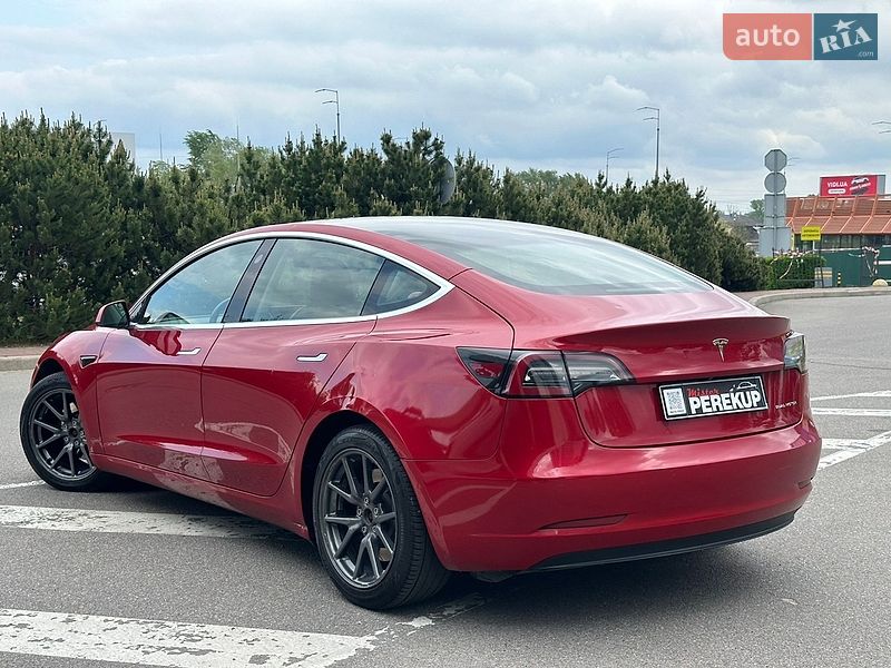 Седан Tesla Model 3 2019 в Києві