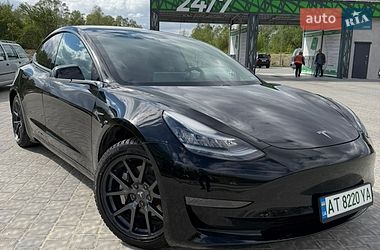 Седан Tesla Model 3 2020 в Івано-Франківську