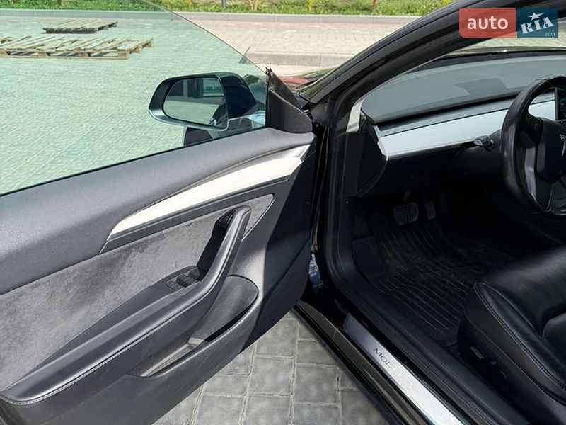 Седан Tesla Model 3 2020 в Ивано-Франковске