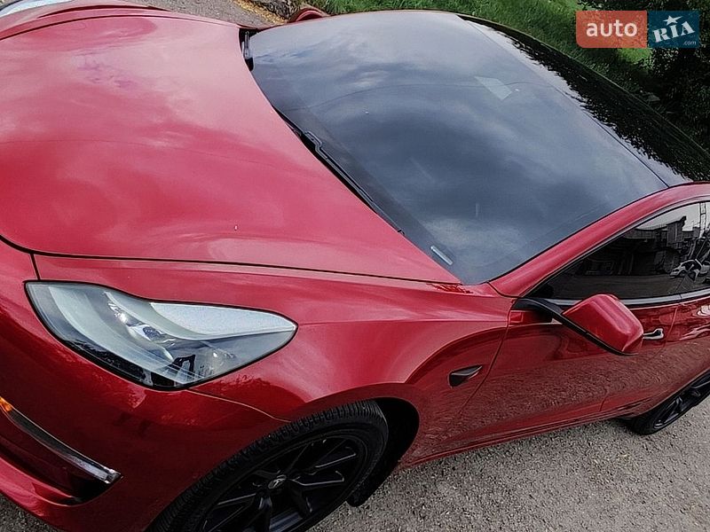 Седан Tesla Model 3 2018 в Івано-Франківську