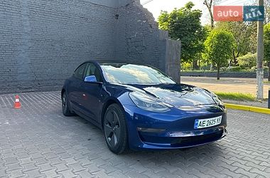 Седан Tesla Model 3 2023 в Кам'янському