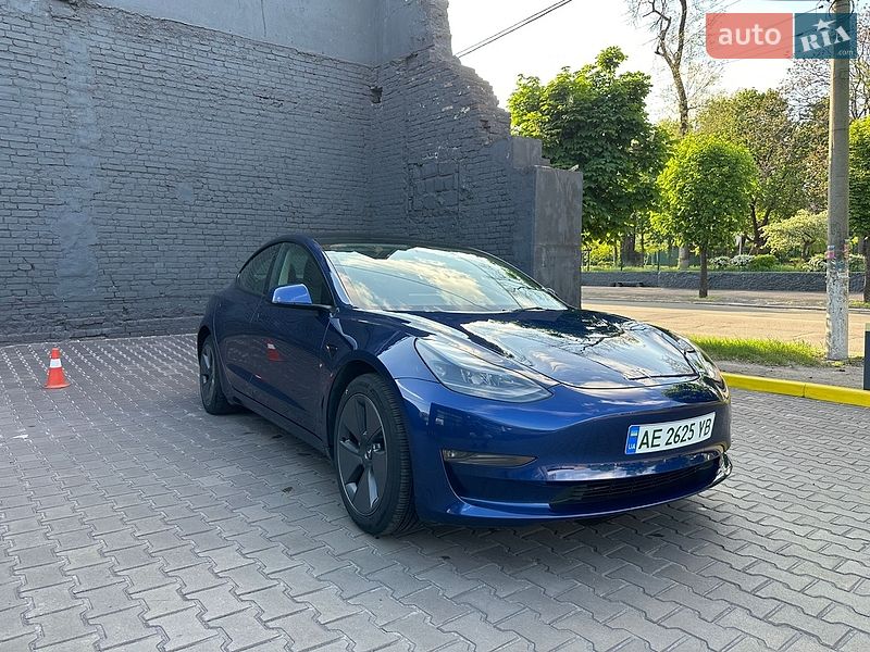 Tesla Model 3 2023