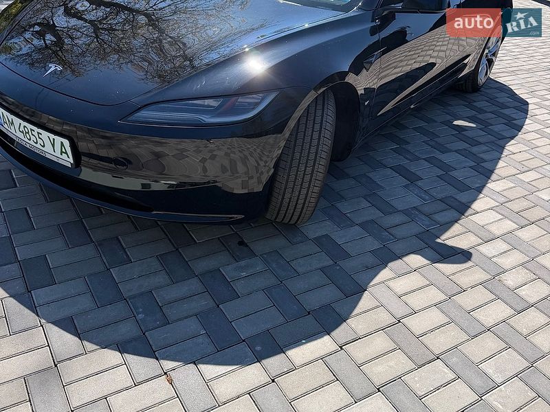 Седан Tesla Model 3 2024 в Звягеле