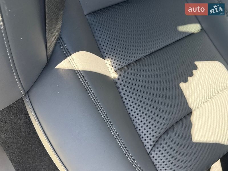 Седан Tesla Model 3 2024 в Звягеле