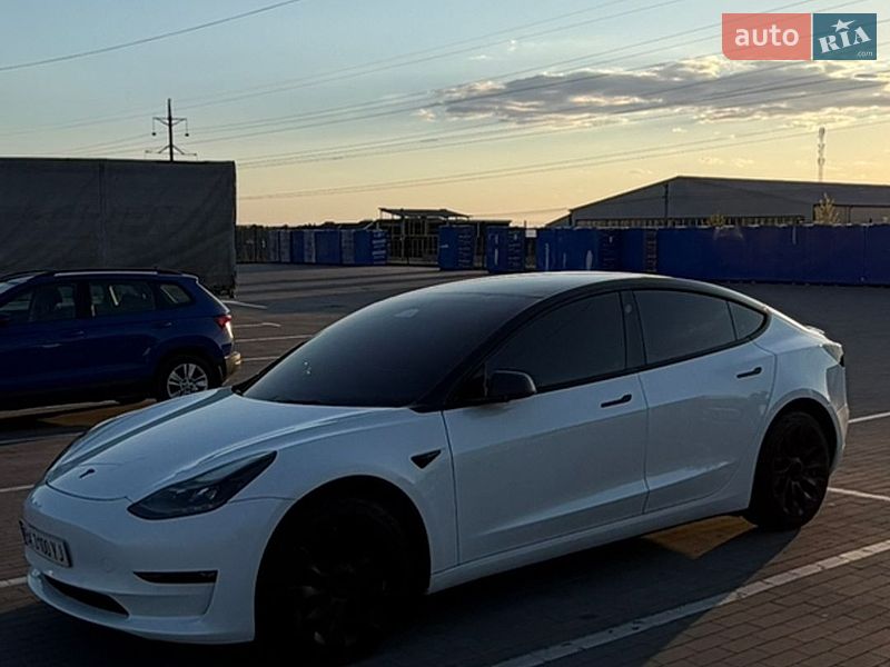 Tesla Model 3 2022