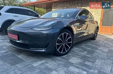 Седан Tesla Model 3 2019 в Киеве