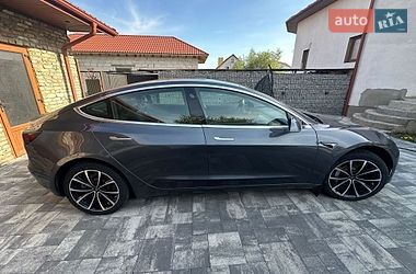 Седан Tesla Model 3 2019 в Киеве