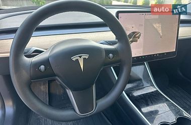 Седан Tesla Model 3 2019 в Киеве