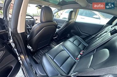 Седан Tesla Model 3 2019 в Киеве