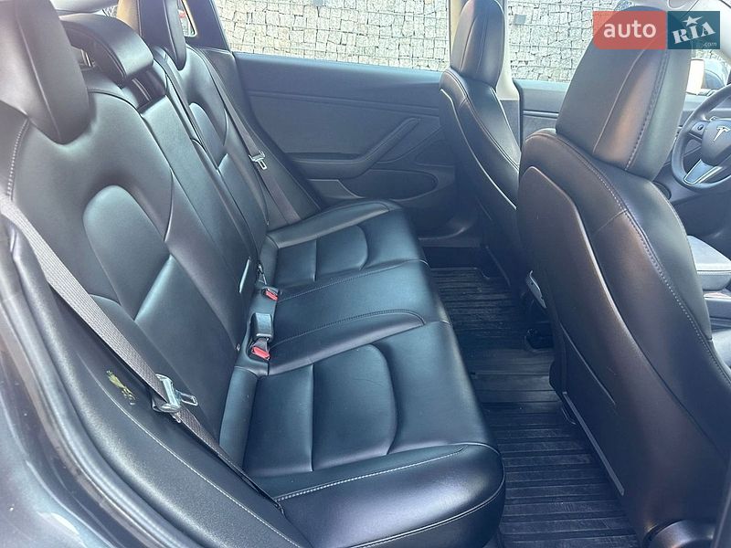 Седан Tesla Model 3 2019 в Киеве