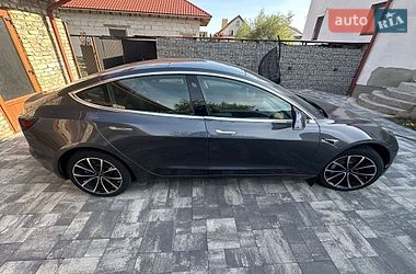 Седан Tesla Model 3 2019 в Киеве