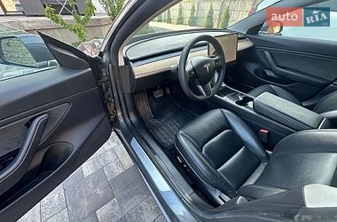 Седан Tesla Model 3 2019 в Киеве