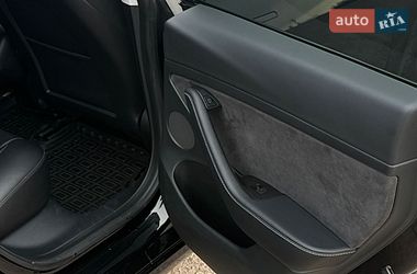 Седан Tesla Model 3 2021 в Овручі