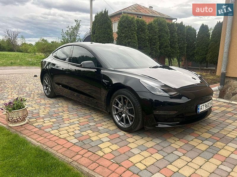 Tesla Model 3 2023