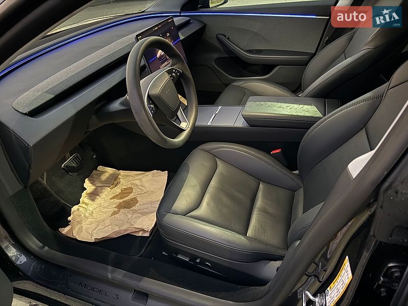 Седан Tesla Model 3 2024 в Львове