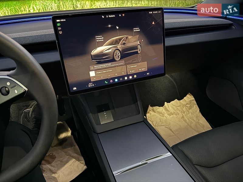 Седан Tesla Model 3 2024 в Львове