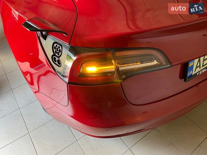 Седан Tesla Model 3 2019 в Днепре
