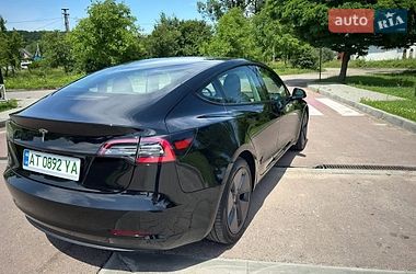 Седан Tesla Model 3 2023 в Львові