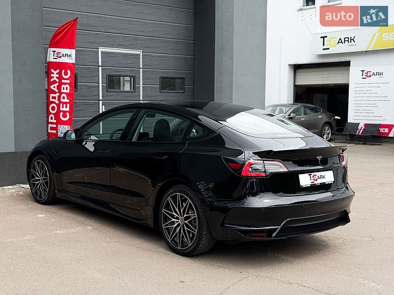 Седан Tesla Model 3 2022 в Києві