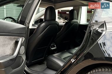 Седан Tesla Model 3 2022 в Києві