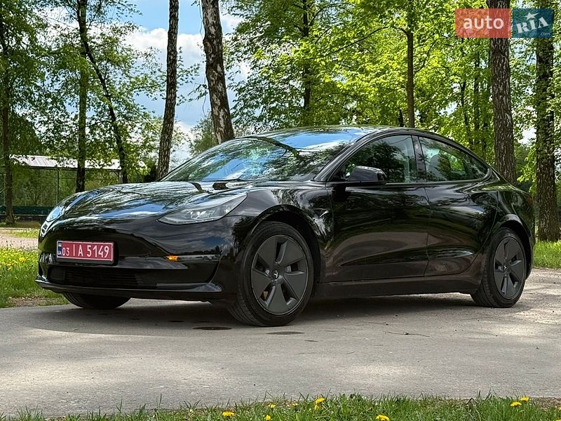 Седан Tesla Model 3 2023 в Киеве