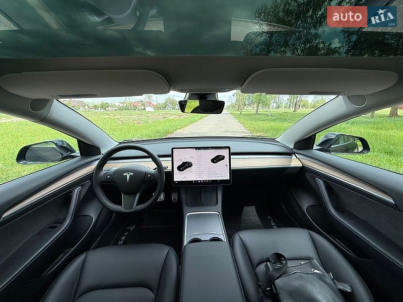 Седан Tesla Model 3 2023 в Киеве