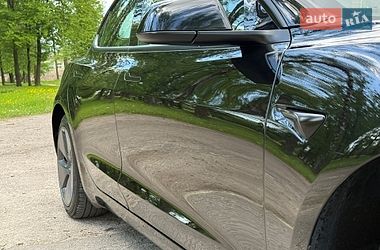 Седан Tesla Model 3 2023 в Киеве