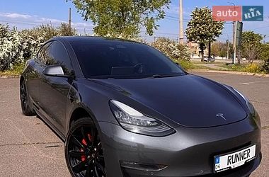 Седан Tesla Model 3 2019 в Кривому Розі